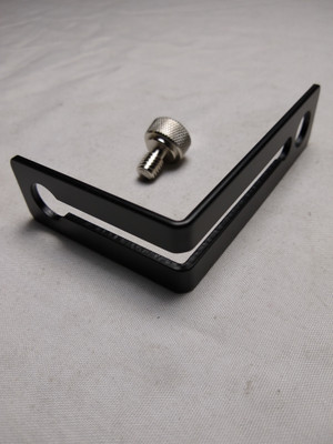 ROCKSHIELD 1 L BRACKET INCLUDES THE SCREW