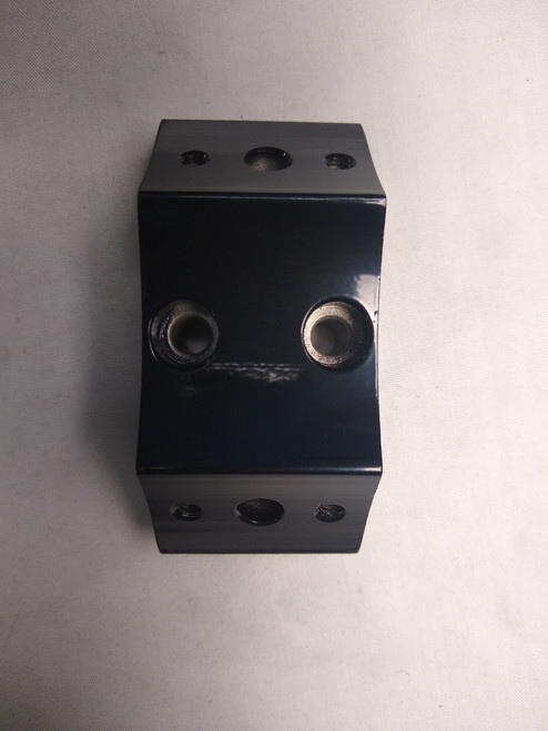DMAC65B/DMAC80B CONNECTOR BRACKET (Connects to Both Enclosures)