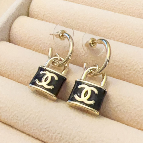 CC912 Dangle Earrings  CC912 Dangle Earrings