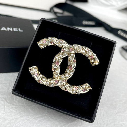 CC822 Brooch CC822 Brooch