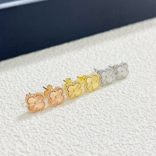 VC790 Stud Earrings  VC790 Stud Earrings