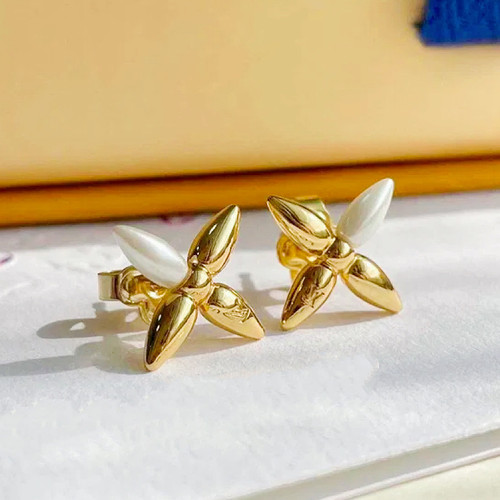 LV811 Stud Earrings  LV811 Stud Earrings