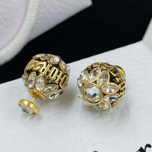 CD620 Stud Earrings CD620 Stud Earrings