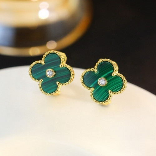 VC723 Stud Earrings  VC723 Stud Earrings
