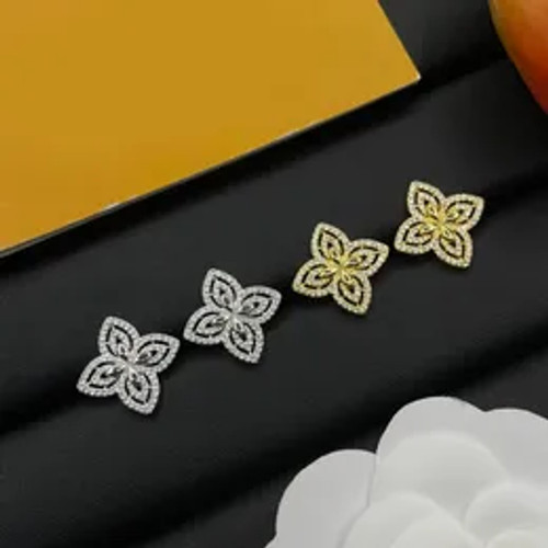 LV321 Stud Earrings LV321 Stud Earrings