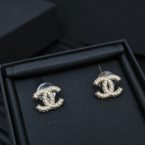 CC761 Stud Earrings