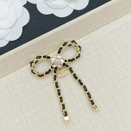 CC257 Brooch