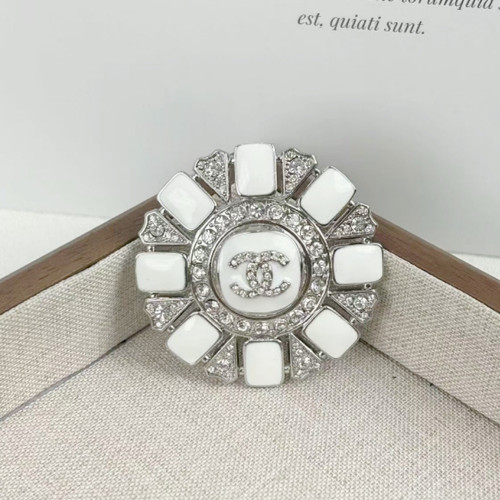 CC559 Brooch