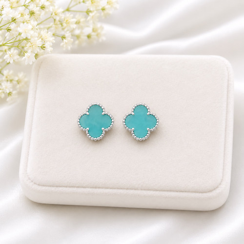 VC382 Stud Earrings 