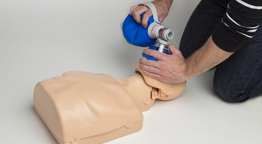 Training Man: Two-in-One CPR Manikin with carry bag