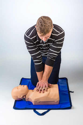 Training Man: Two-in-One CPR Manikin with carry bag