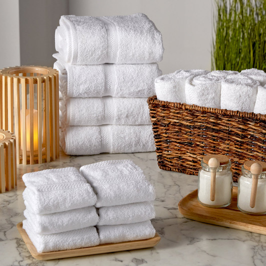 Lavex Lodging Premium 27″ x 54″ 100% Ring Spun Cotton Bath Towel 12 lb. – 12/Pack