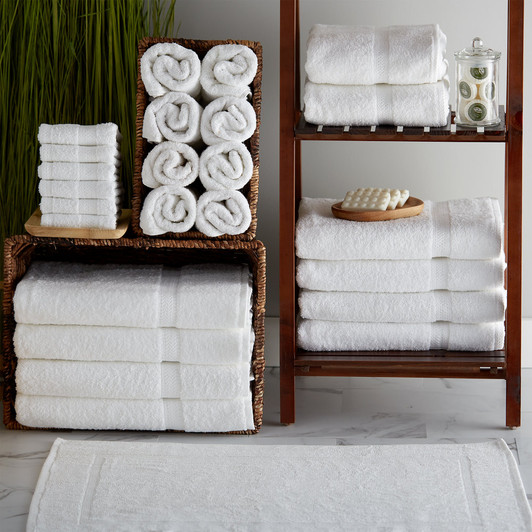 Lavex Lodging Premium 27″ x 54″ 100% Ring Spun Cotton Bath Towel 12 lb. – 12/Pack