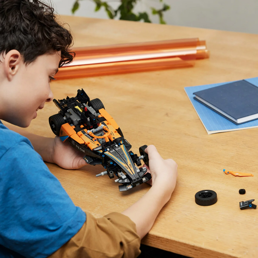 LEGO Technic NEOM McLaren Racing Gift Set (Model 66784)