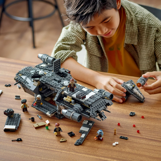 LEGO Star Wars Skeleton Crew: The Onyx Cinder 75374 Building Set