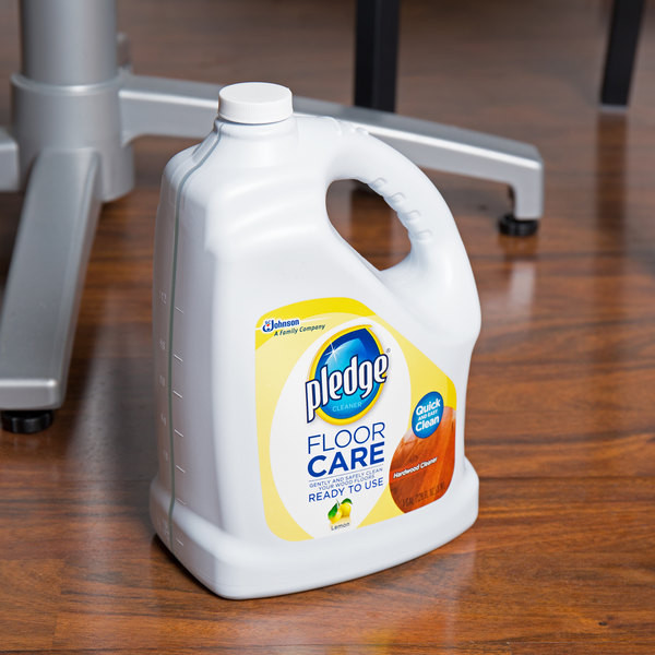 Pledge 605896 1 Gallon / 128 oz. Hardwood Floor Care Cleaner – 4/Case