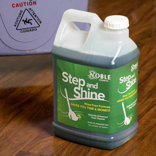 Noble Chemical 2.5 Gallon / 320 oz. Step & Shine Floor Cleaner – 2/Case