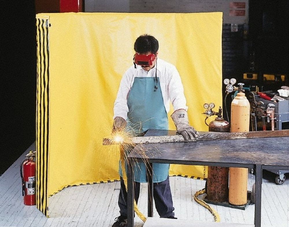Singer Safety 12285596 9 Ft. Wide x 6 Ft. High, 12 mil Thick Coated Vinyl Roll Up Welding Screen Kit