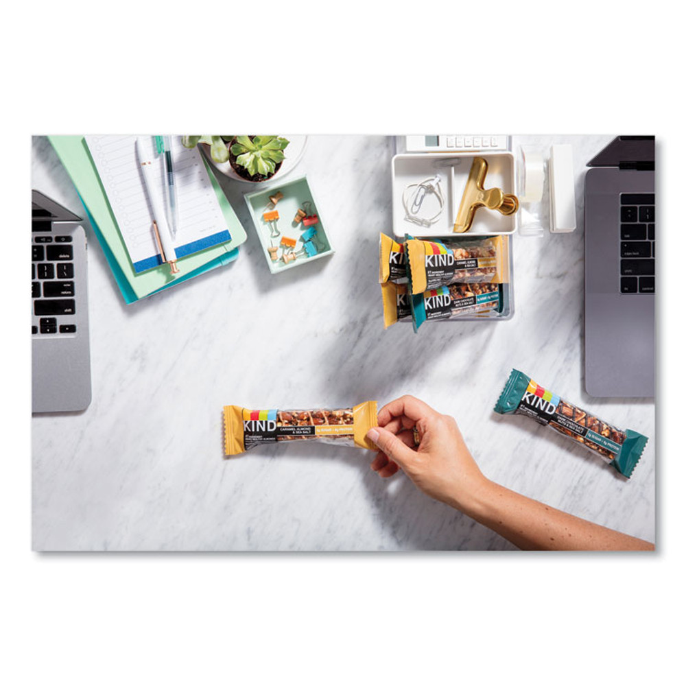 KIND LLC 17850 Nuts and Spices Bar, Madagascar Vanilla Almond, 1.4 oz, 12/Box
