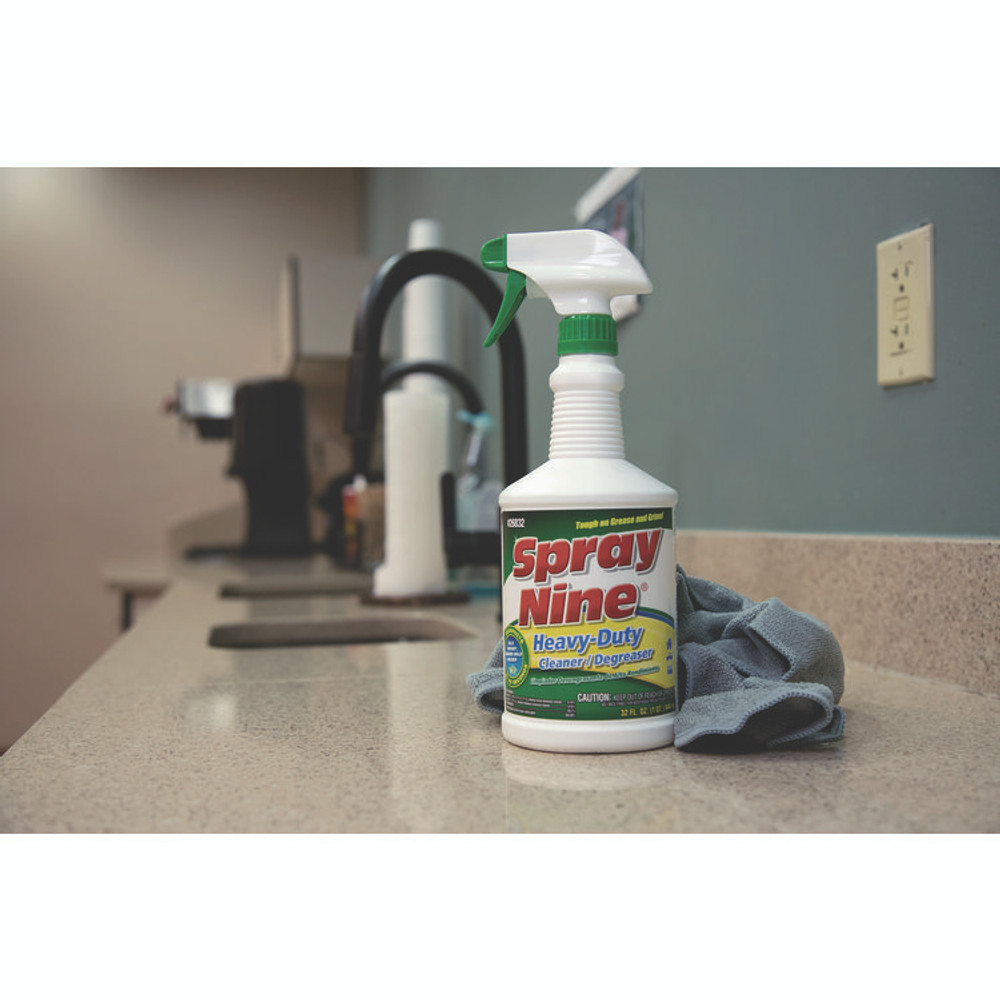 ITW PRO BRANDS Spray Nine® 26832CT Heavy Duty Cleaner/Degreaser/Disinfectant, Citrus Scent, 32 oz, Trigger Spray Bottle, 12/Carton