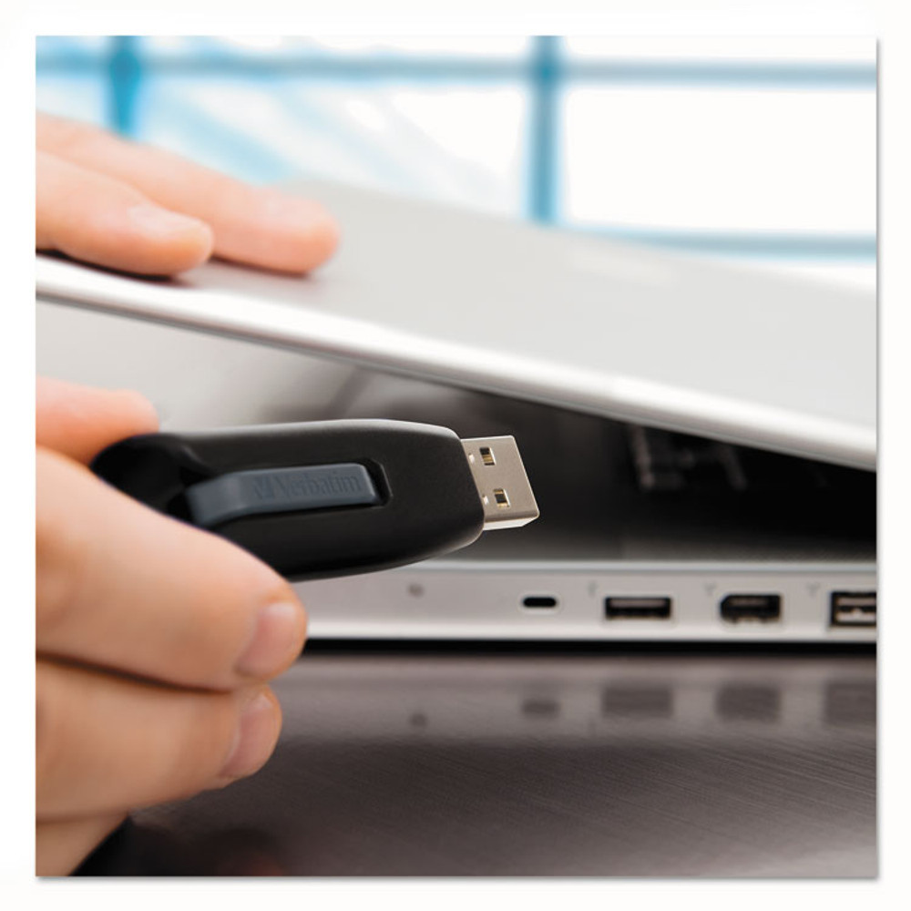 VERBATIM CORPORATION 49172 Store 'n' Go V3 USB 3.0 Drive, 16 GB, Black/Gray