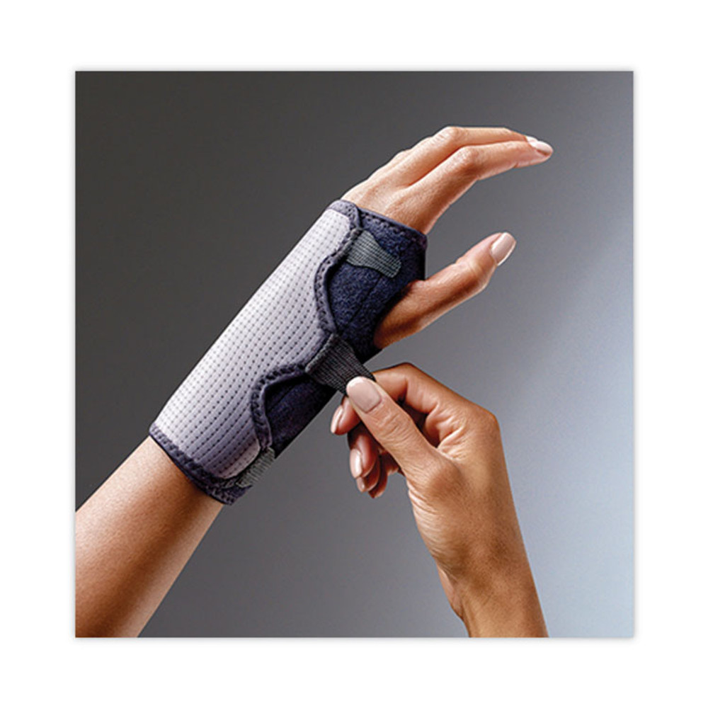 3M/COMMERCIAL TAPE DIV. FUTURO™ 10770EN Adjustable Reversible Splint Wrist Brace, Fits Wrists 5.5" to 8.5", Black