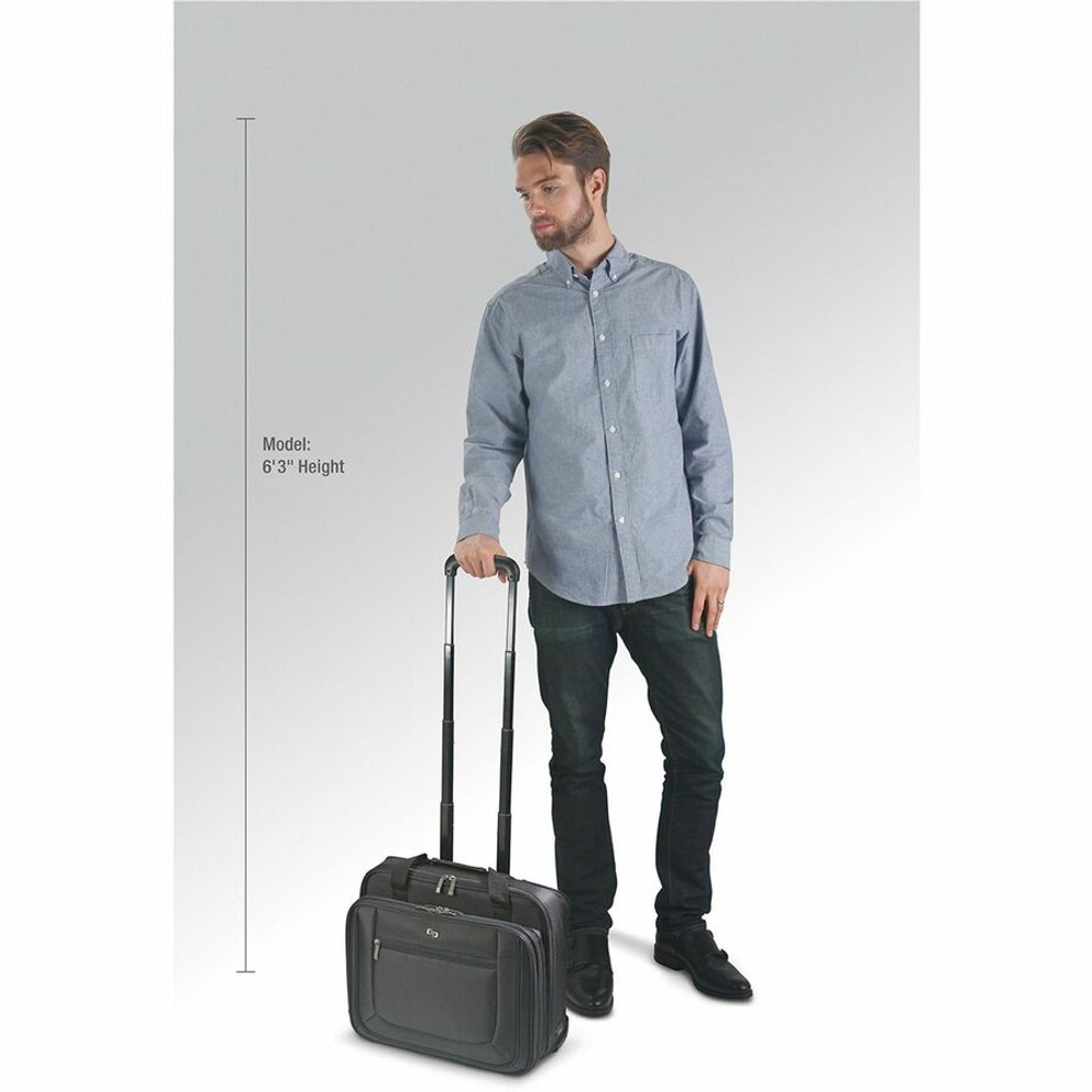 SOLO PT136-4 Solo Classic Carrying Case (Portfolio) for 17.3" Notebook - Black