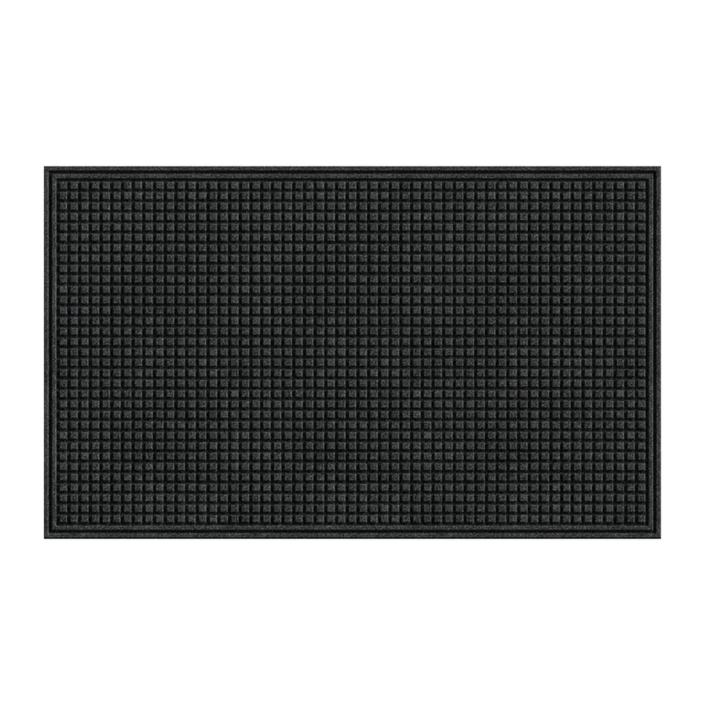 This heavyweight floor mat is designed for busy traffic areas - inside or outside  High-traffic entrance mat has molded rubber backing to provide durability, while the crush-resistant carpet surface effectively removes debris and moisture.  Tire Tuff Royale onyx mat has an attractive double-border design and a bi-level surface that scrapes debris from passing shoes.  Dual-fiber needle-punch carpets also dry quickly and resist staining and fading.  Contains Recycled Content - See Specs for Details.