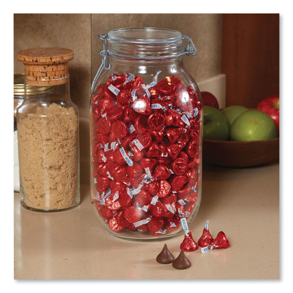 THE HERSHEY COMPANY Hershey®'s 60286 KISSES, Milk Chocolate, Red Wrappers, 66.7 oz Bag