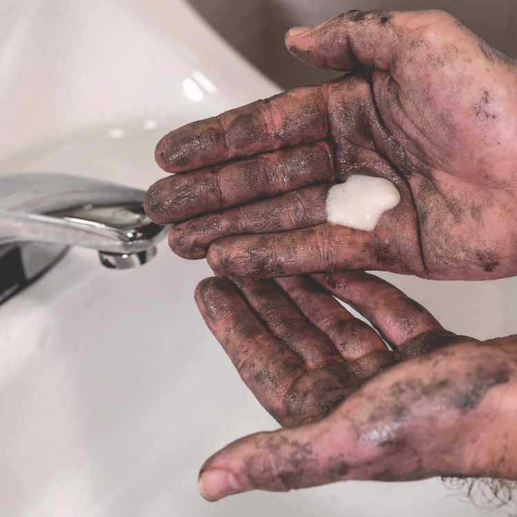 BETCO CORPORATION 7924400 HD Orange Hand Cleaner, Orange, 1 gal Bottle, 4/Carton