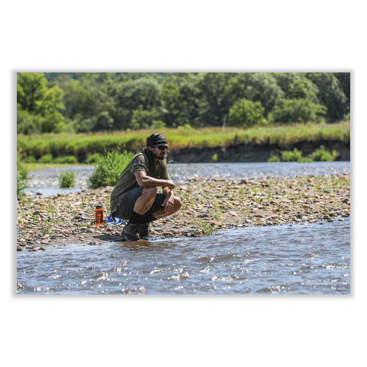 TENACIOUS HOLDINGS, INC. ergodyne® 12323 Chill-Its 6710 Cooling Embedded Polymers Tie Bandana Triangle Hat, One Size Fits Most, Stars and Stripes