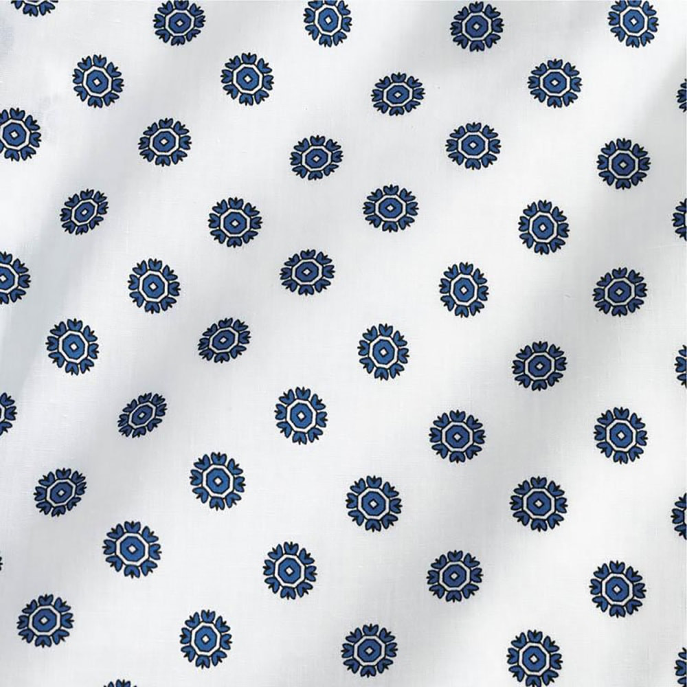 MEDLINE INDUSTRIES, INC. MDTOG2RTSSNO Medline Angle Back And Tie-Side Print Gowns, 3X, Snowflake, Pack Of 12