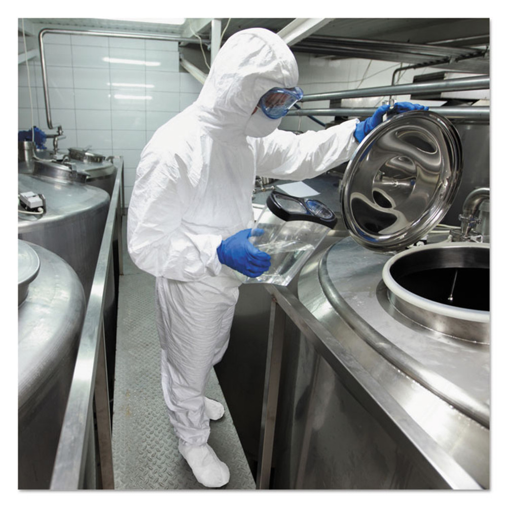 SMITH AND WESSON KleenGuard™ 44490 A40 Shoe Covers, One Size Fits All, White, 400/Carton