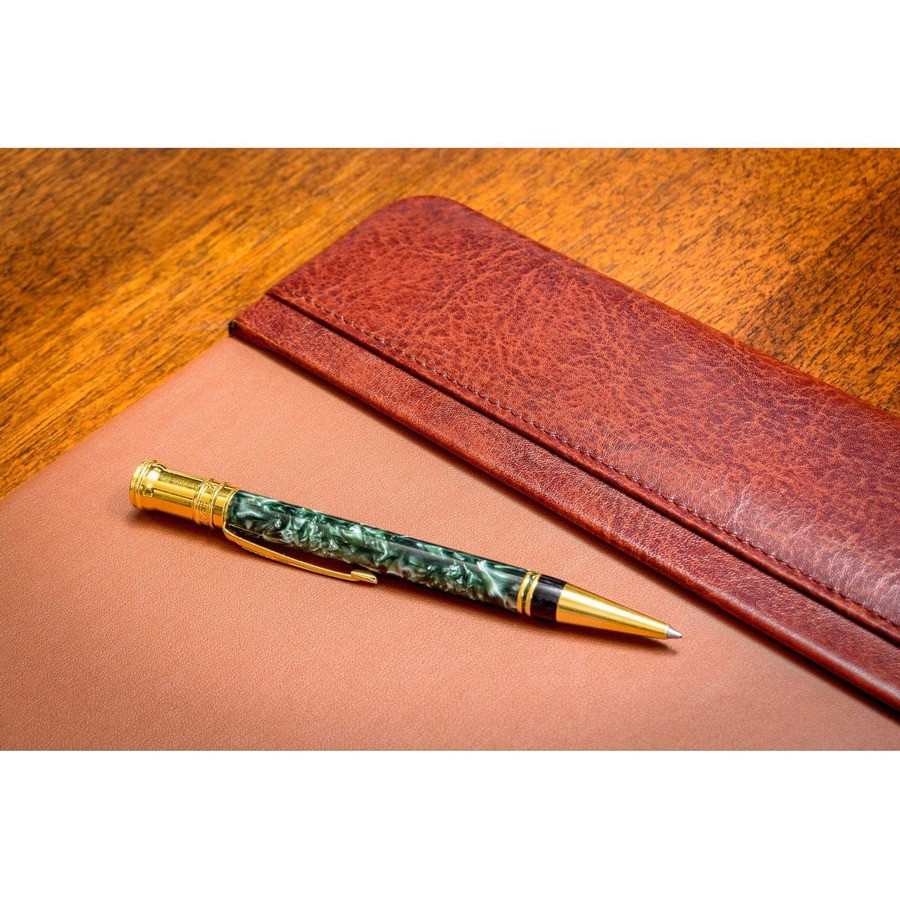 Dacasso Limited, Inc Dacasso P3021 Dacasso Leather Top-Rail Desk Pad