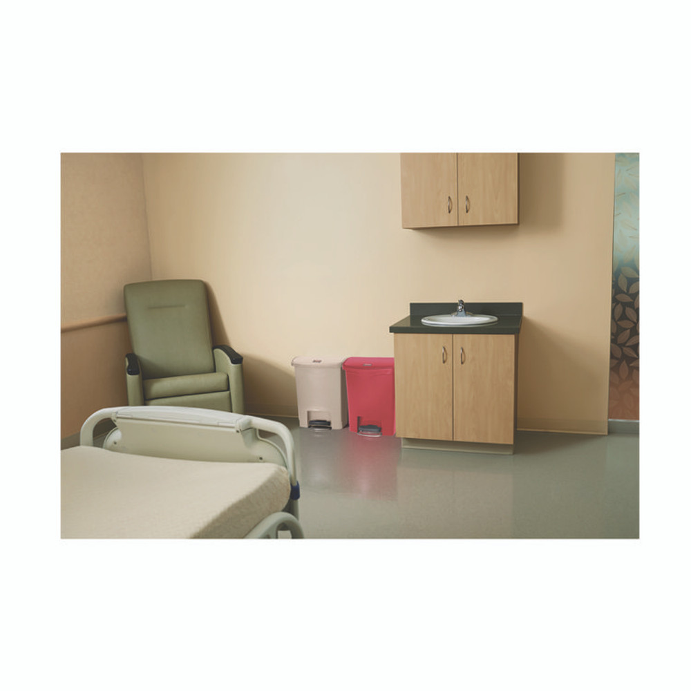 RUBBERMAID COMMERCIAL PROD. 1883564 Streamline Resin Step-On Container, Front Step Style, 8 gal, Polyethylene, Red