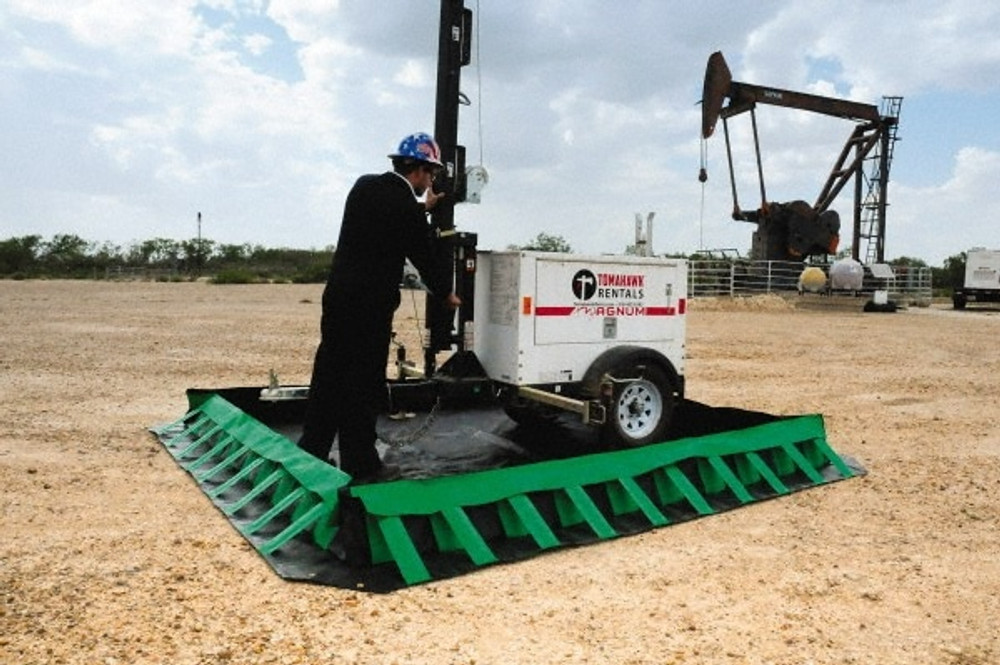 UltraTech. 8691 Ultra-Spill Collapsible Berm: 4,488 gal Capacity, 30' Long, 15' Wide, 12" High