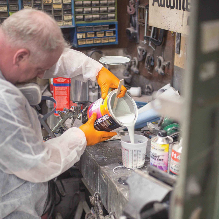 AMMEX CORPORATION GloveWorks® by GWON46100CT Heavy-Duty Industrial Nitrile Gloves, Powder-Free, Large, 8 mil Thick, 9.5" Long, Orange, 100/Box, 10 Boxes/Carton