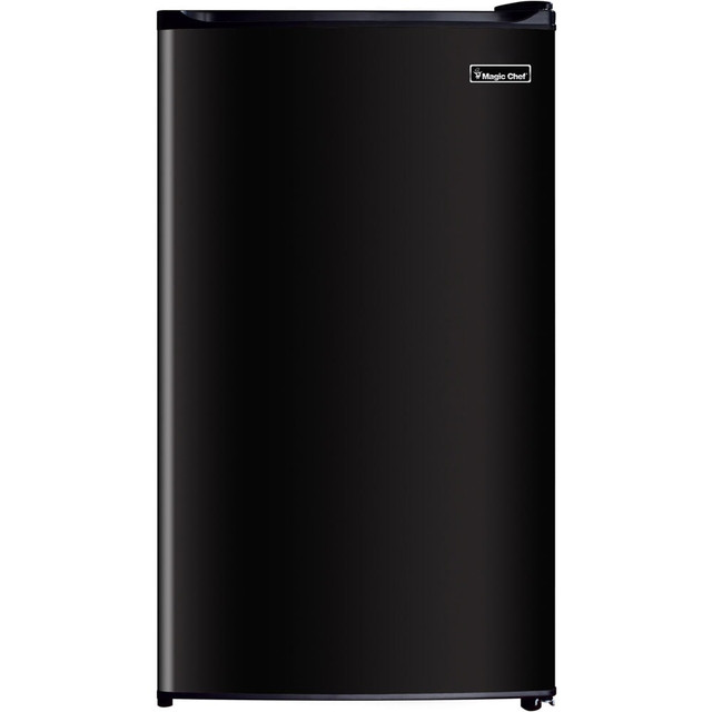 MAGIC CHEF MCBR350B2 3.5 Cu. Ft. Mini Refrigerator, Black MAGIC CHEF MCBR350B2 3.5 Cu. Ft. Mini Refrigerator, Black