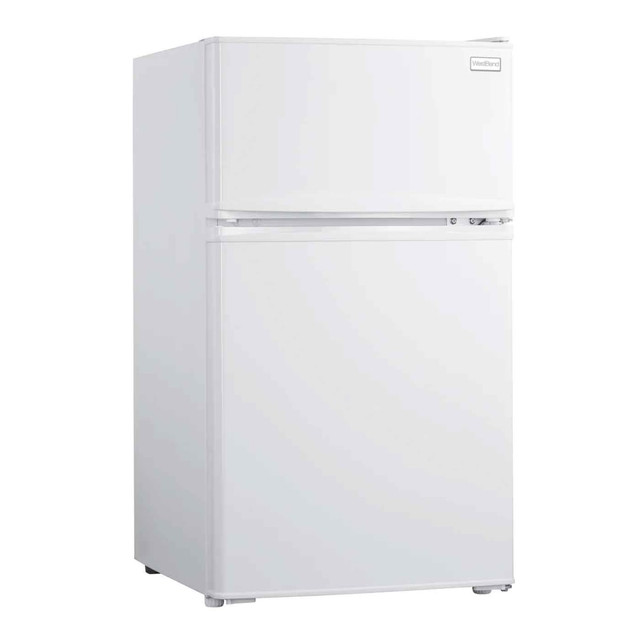 AVANTI PRODUCTS INC. West Bend WBRT31W  3.1 Cu. Ft. Compact Refrigerator, White