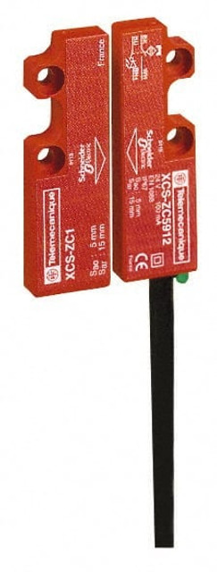 Telemecanique Sensors XCSDMC7905 2NC Configuration, 24 VDC, 100 Amp, Plastic Noncontact Safety Limit Switch