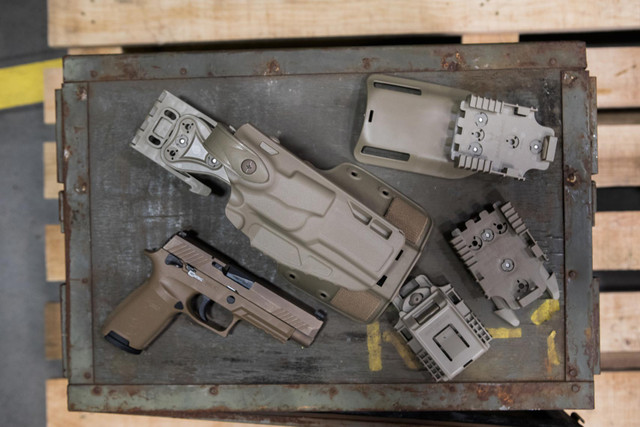 Safariland 1207315 MHH M17 SIG P320 SAFSEV TAN499 LH