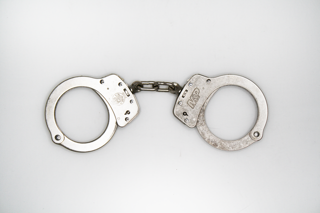 Smith & Wesson 350122 Model 100 M&P Lever Lock Handcuffs Smith & Wesson 350122 Model 100 M&P Lever Lock Handcuffs