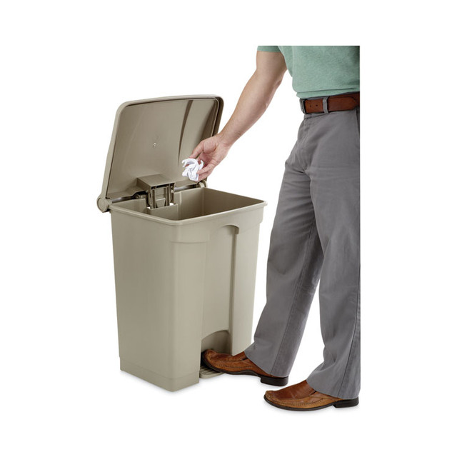SAFCO PRODUCTS 9922TN Large Capacity Plastic Step-On Receptacle, 17 gal, Plastic, Tan