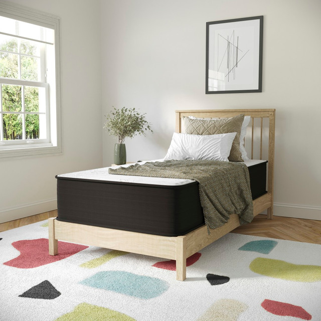 FLASH FURNITURE DRE230PRT12GY Dream CertiPur-US Certified Hybrid Mattress, Twin, 12inH x 39inW x 75inL, White/Gray FLASH FURNITURE DRE230PRT12GY Dream CertiPur-US Certified Hybrid Mattress, Twin, 12inH x 39inW x 75inL, White/Gray