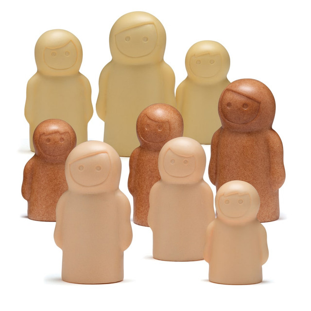 Watch kids explore their imaginations with the Yellow Door Little People Sensory Play Figures. The figures are made of stone for durability, and they help kids develop math language.  Helps kids develop math language.  Made of stone for lasting use.