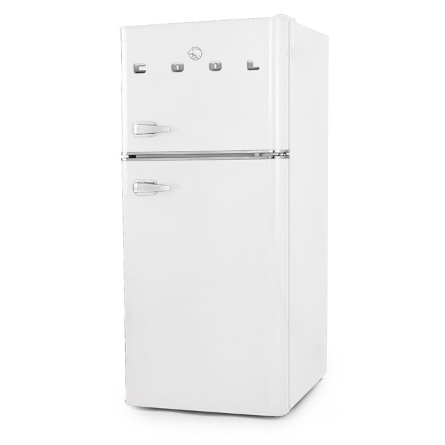 W APPLIANCE COMPANY LLC CCRRD45HW Commercial Cool 4.5 Cu. Ft. TM Retro Vintage Style Refrigerator With True Freezer, White W APPLIANCE COMPANY LLC CCRRD45HW Commercial Cool 4.5 Cu. Ft. TM Retro Vintage Style Refrigerator With True Freezer, White