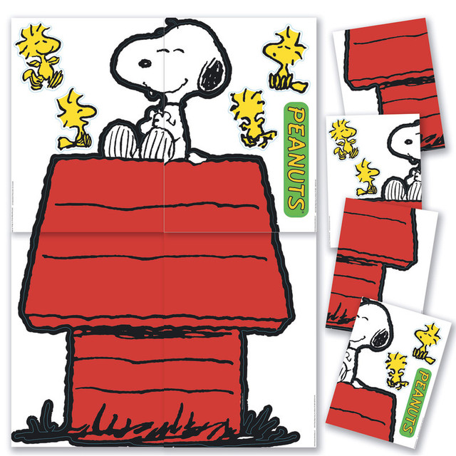 EUREKA Eureka® Giant Character Snoopy and Dog House Bulletin Board Set