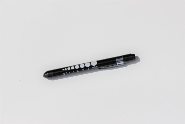 EMI - Emergency Medical 215 Ultra-Light Pupil Gauge Penlight