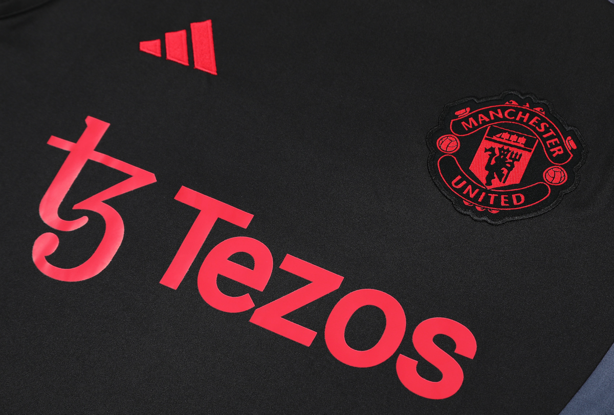 Manchester United 24/25 Men's Black Training Tank Top