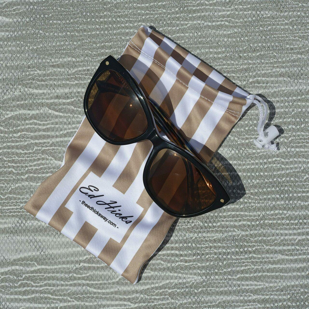 Microfibre Striped white bag for the beach sunglasses